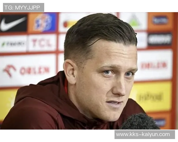 官方:莱万重新出任波兰队长,泽林斯基继续担任副队长